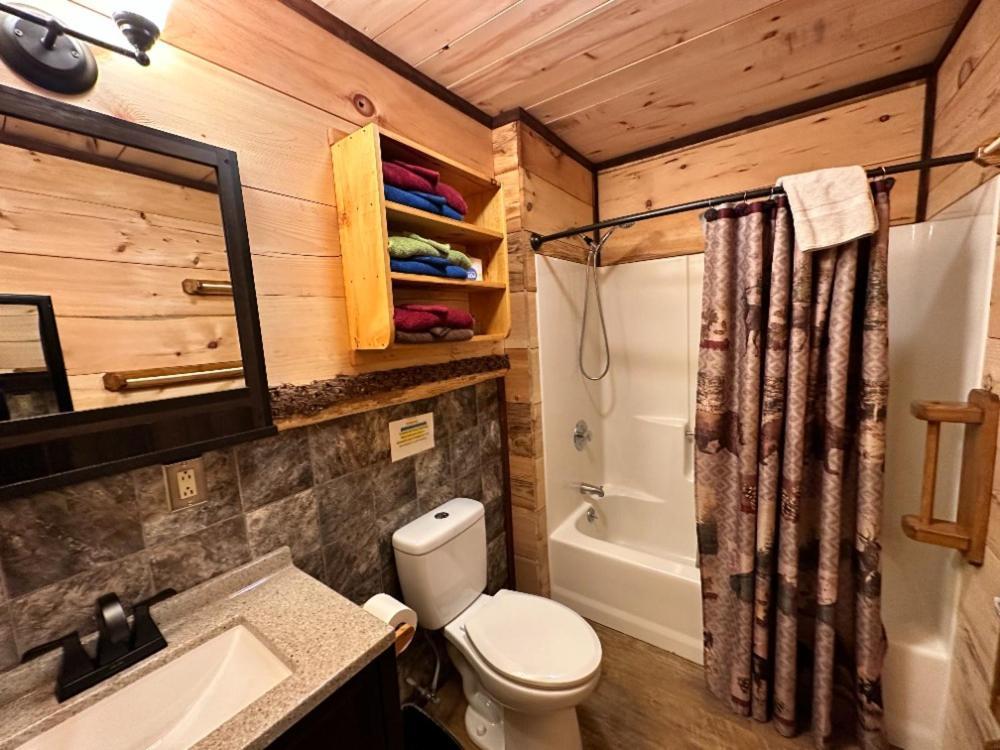 Best Bear Lodge & Campground Irons Kültér fotó