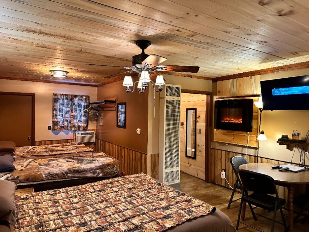 Best Bear Lodge & Campground Irons Kültér fotó
