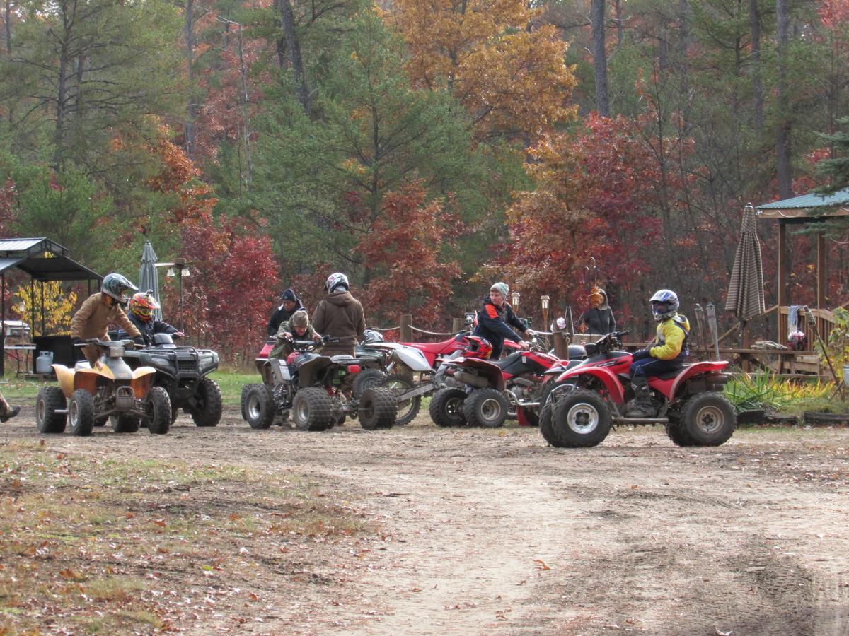 Best Bear Lodge & Campground Irons Kültér fotó