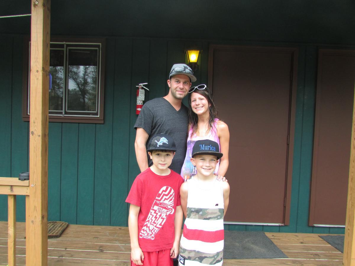 Best Bear Lodge & Campground Irons Kültér fotó