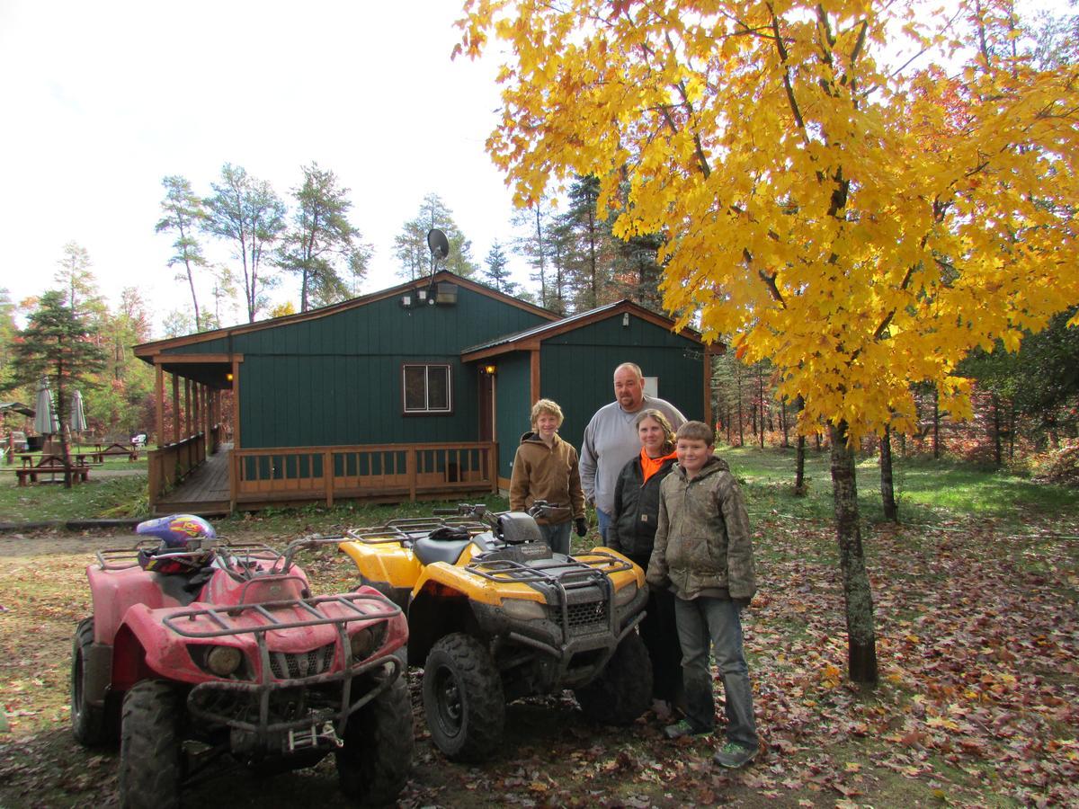 Best Bear Lodge & Campground Irons Kültér fotó
