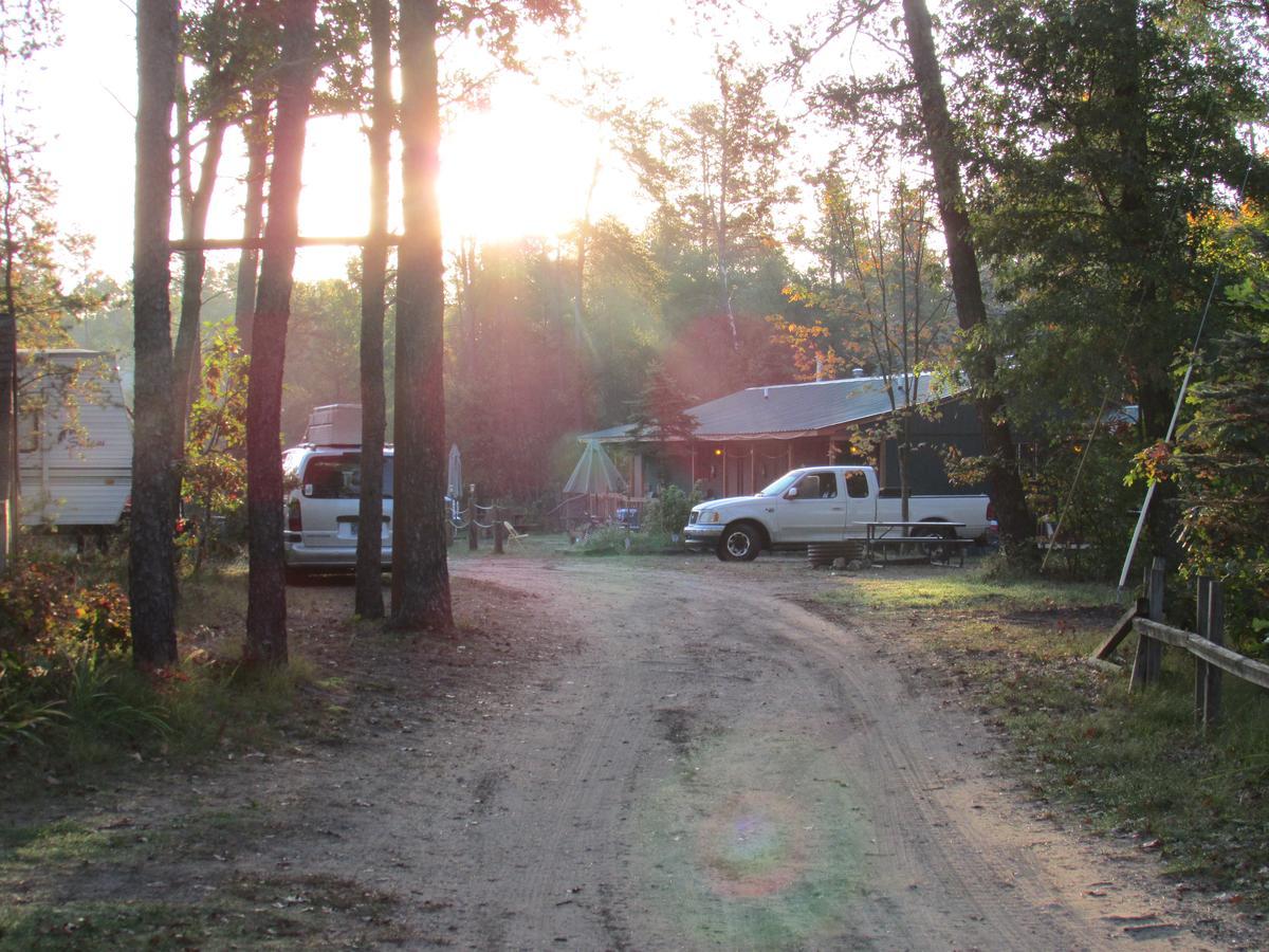 Best Bear Lodge & Campground Irons Kültér fotó