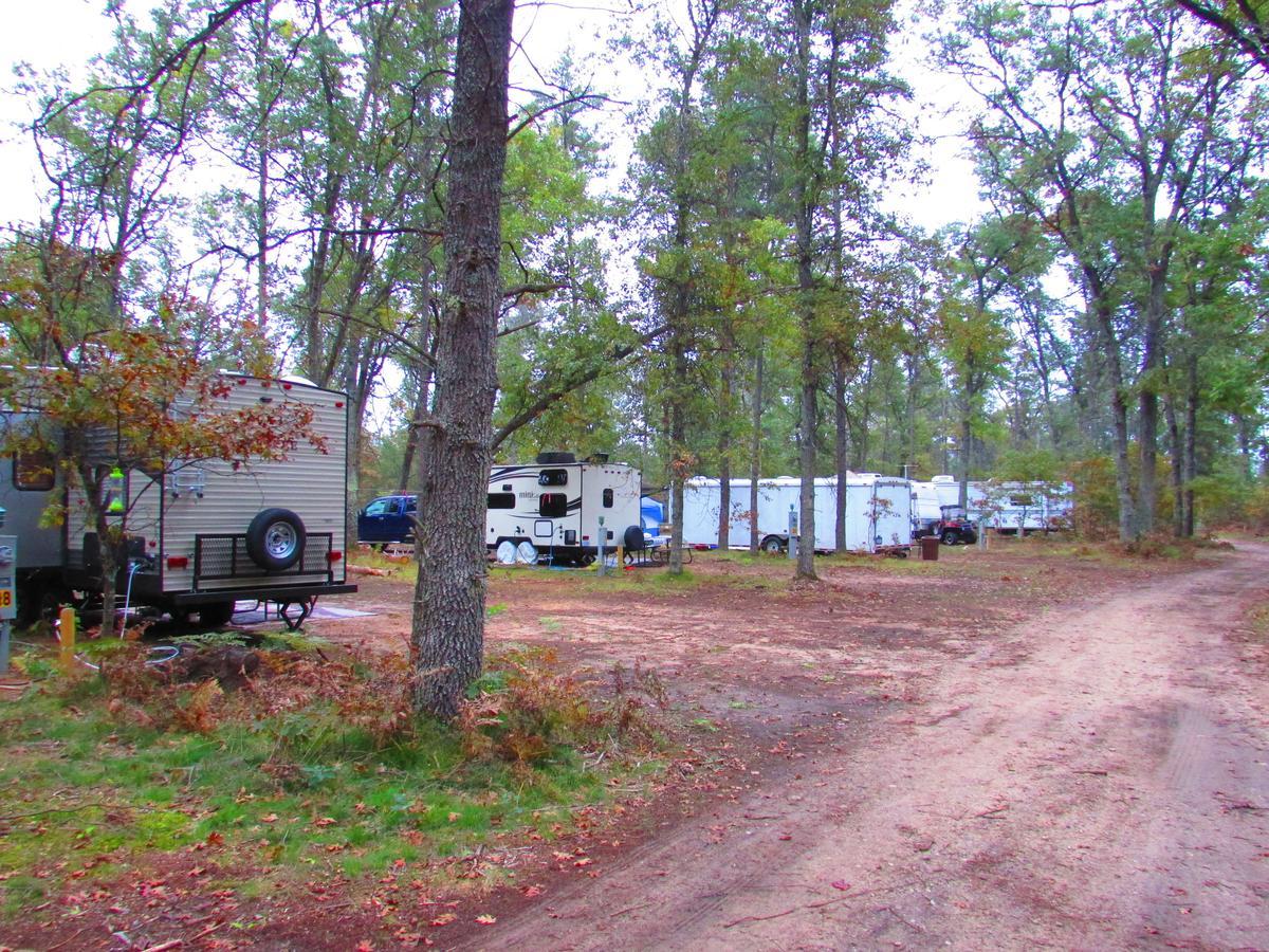 Best Bear Lodge & Campground Irons Kültér fotó
